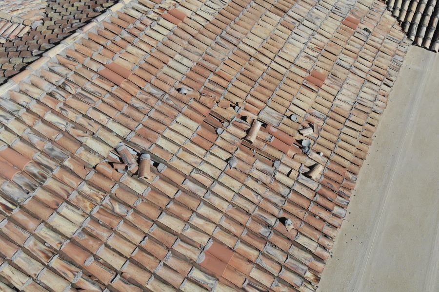 tile-wind-broken-sm tile-wind-broken-sm